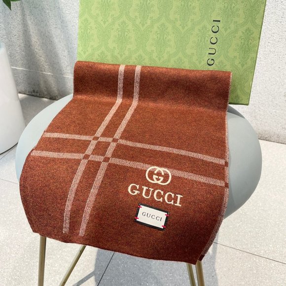 Gucci Scarf, Hot Sale - Picture 3 of 8